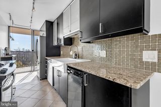 3333 UNIVERSITY BLVD W #1008, Kensington, MD 20895