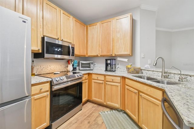 10209 COURTNEY PALMS BOULEVARD 101, Tampa, FL 33619