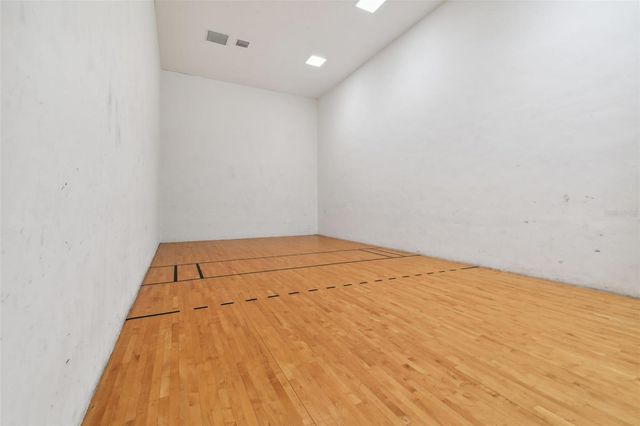 10209 COURTNEY PALMS BOULEVARD 101, Tampa, FL 33619