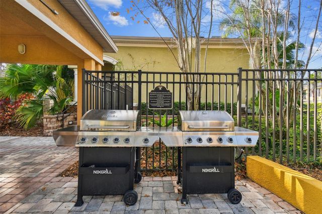 10209 COURTNEY PALMS BOULEVARD 101, Tampa, FL 33619