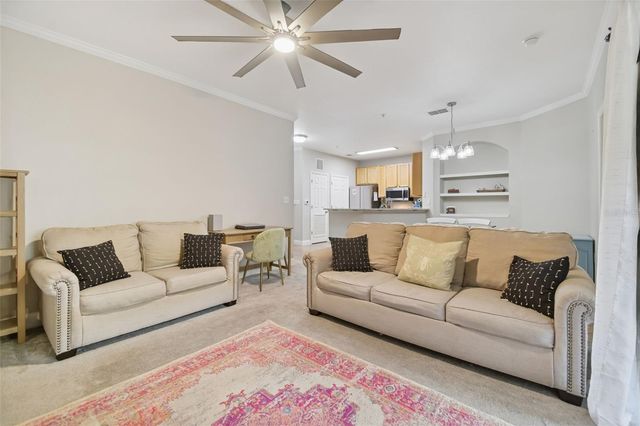 10209 COURTNEY PALMS BOULEVARD 101, Tampa, FL 33619