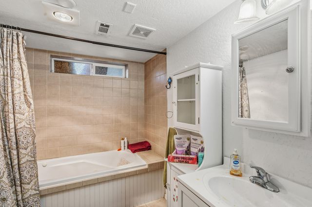 535 Applegate Street, Jacksonville, OR 97530