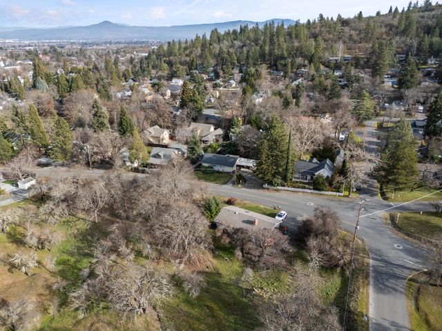 535 Applegate Street, Jacksonville, OR 97530