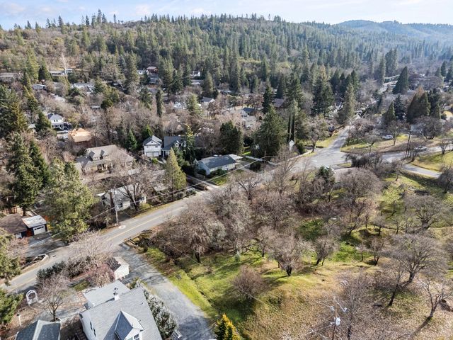 535 Applegate Street, Jacksonville, OR 97530