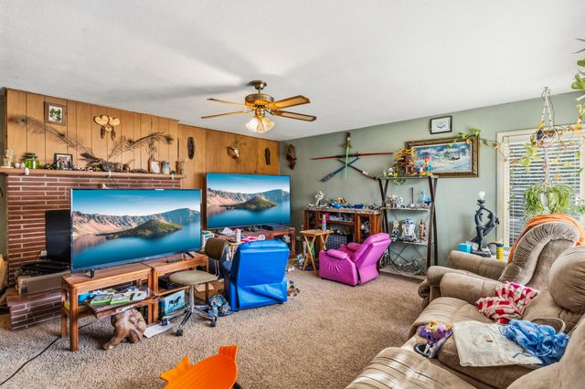 535 Applegate Street, Jacksonville, OR 97530