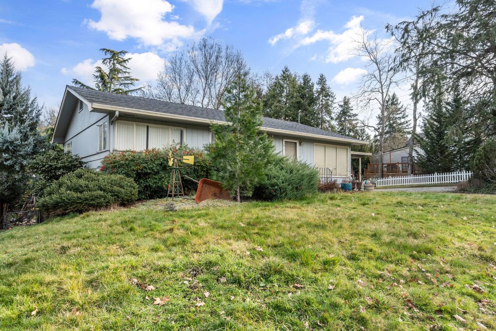 535 Applegate Street, Jacksonville, OR 97530