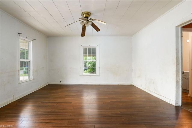 11 Hackney Street, Lexington, NC 27292
