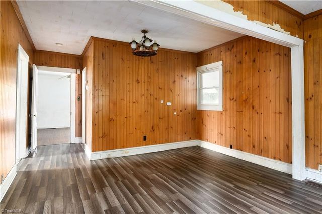 11 Hackney Street, Lexington, NC 27292