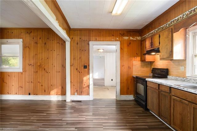 11 Hackney Street, Lexington, NC 27292