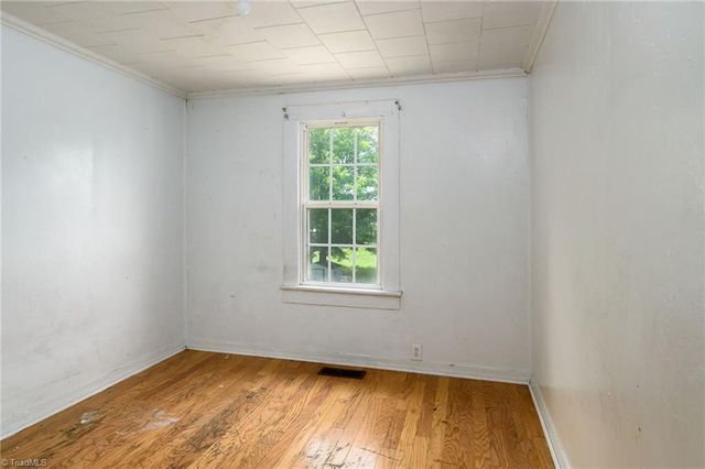 11 Hackney Street, Lexington, NC 27292