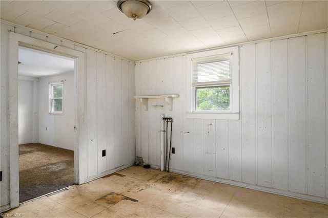 11 Hackney Street, Lexington, NC 27292