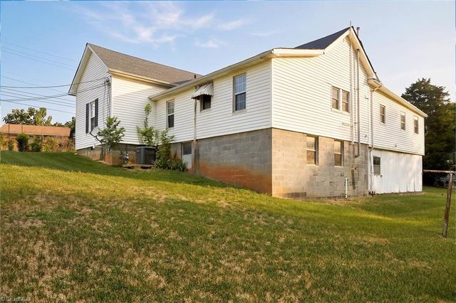 11 Hackney Street, Lexington, NC 27292