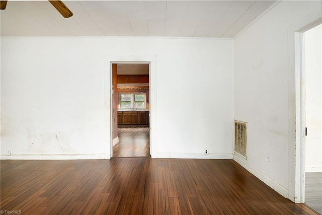 11 Hackney Street, Lexington, NC 27292