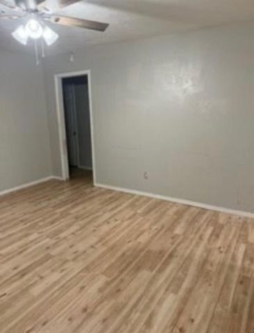 4322 NW Hoover Avenue, Lawton, OK 73505