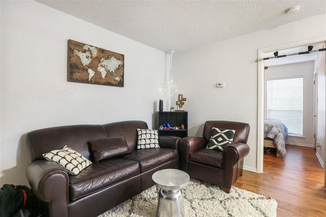 2803 Hemphill PARK B-201, Austin, TX 78705