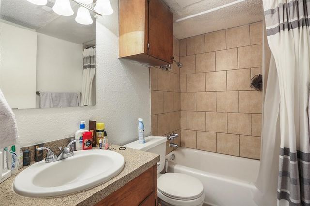 2803 Hemphill PARK B-201, Austin, TX 78705