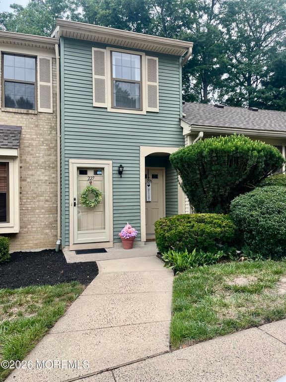 226 Perth Hill Court, Aberdeen, NJ 07747