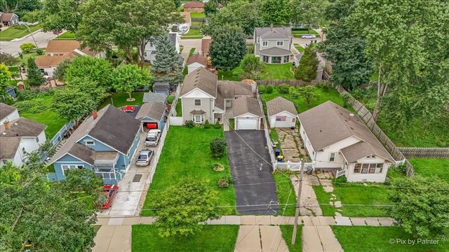 122 S Edison Avenue, Elgin, IL 60123