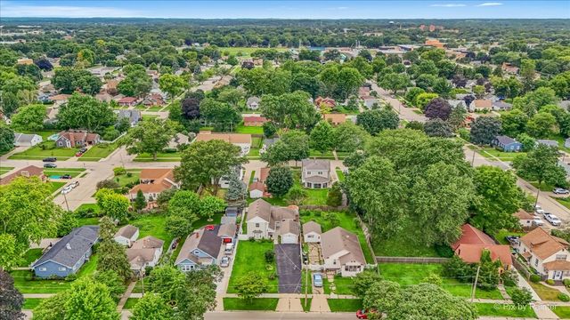 122 S Edison Avenue, Elgin, IL 60123