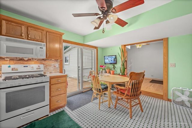 122 S Edison Avenue, Elgin, IL 60123