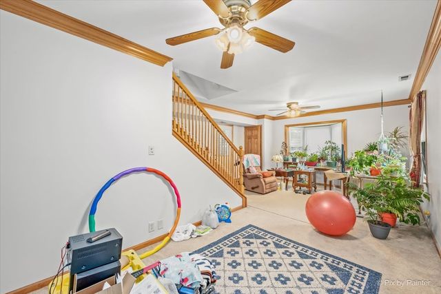 122 S Edison Avenue, Elgin, IL 60123