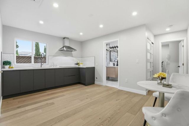 3109 Maddux Drive, Palo Alto, CA 94303