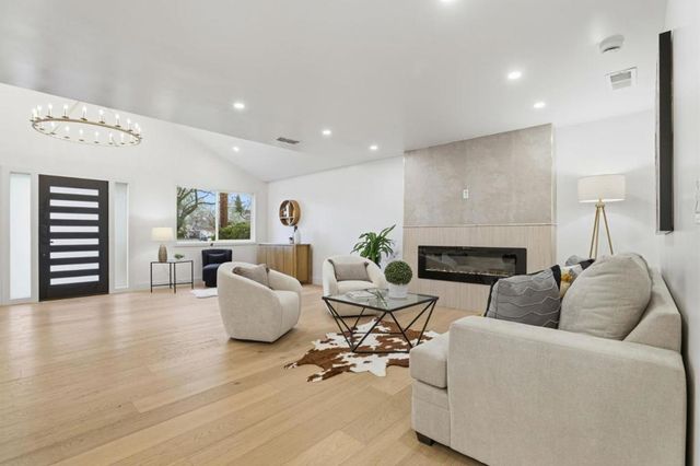 3109 Maddux Drive, Palo Alto, CA 94303