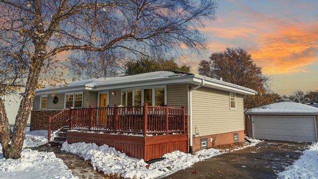 736 Cottonwood Drive, Dyer, IN 46311