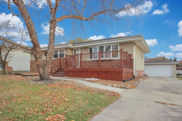 736 Cottonwood Drive, Dyer, IN 46311