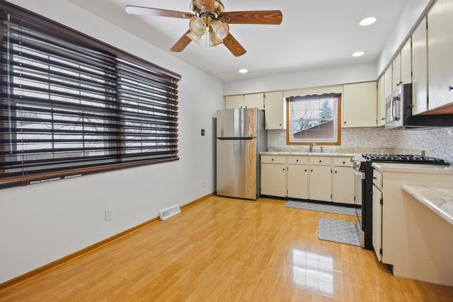 736 Cottonwood Drive, Dyer, IN 46311