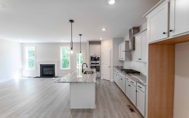 884 Joe Miller Drive, Hendersonville, TN 37075