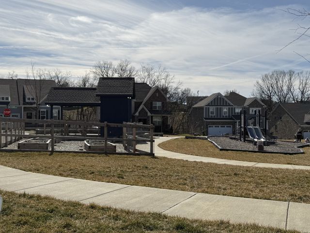 884 Joe Miller Drive, Hendersonville, TN 37075