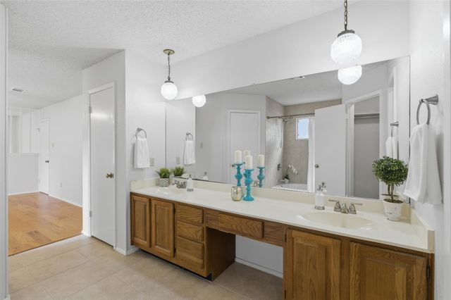 5305 Wolf RUN, Austin, TX 78749