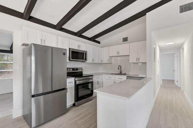 3025 SW 10th Street, Fort Lauderdale, FL 33312