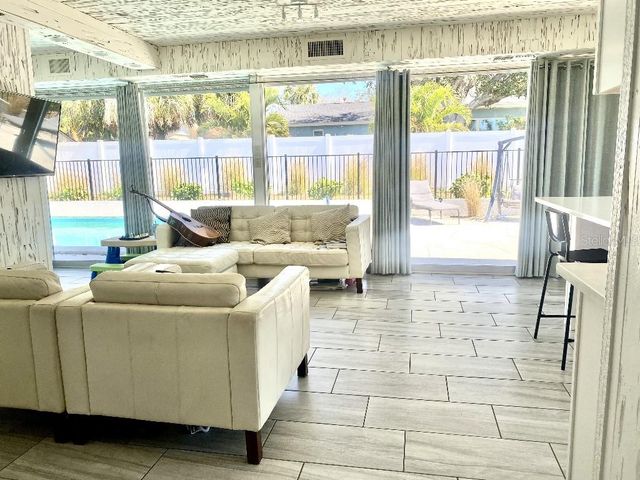 307 ORANGEWOOD LANE, Largo, FL 33770