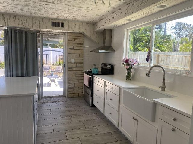 307 ORANGEWOOD LANE, Largo, FL 33770