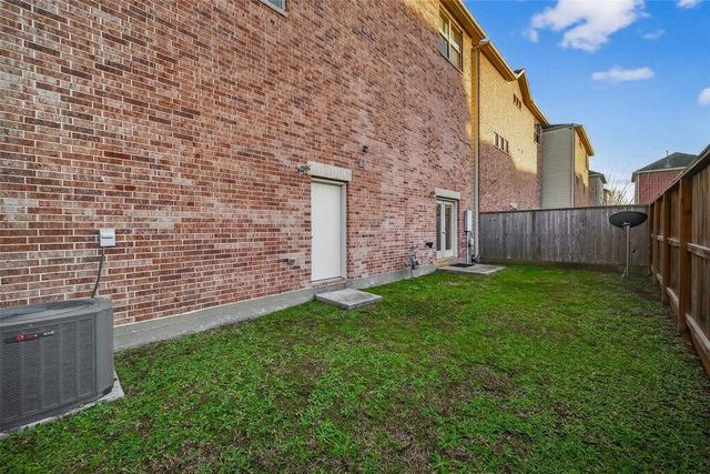 11504 Main Pine Drive, Houston, TX 77025