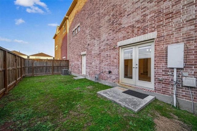 11504 Main Pine Drive, Houston, TX 77025