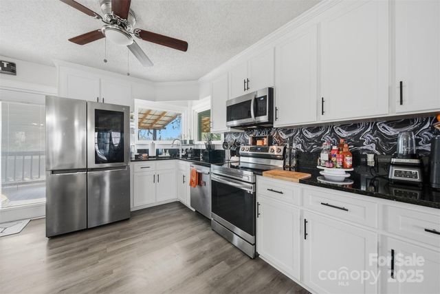 74 7th Street NW, Taylorsville, NC 28681