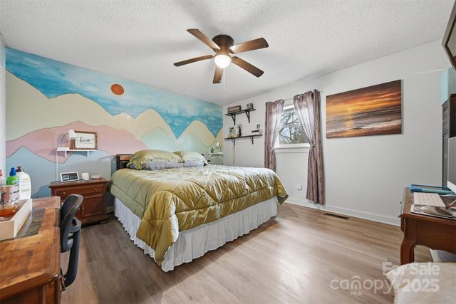 74 7th Street NW, Taylorsville, NC 28681