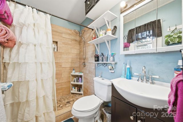 74 7th Street NW, Taylorsville, NC 28681