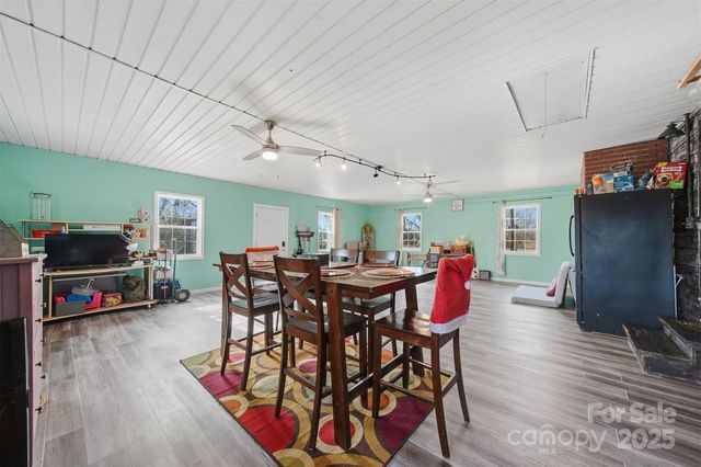 74 7th Street NW, Taylorsville, NC 28681