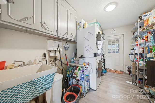 74 7th Street NW, Taylorsville, NC 28681