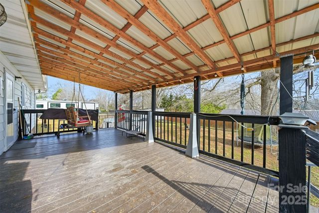 74 7th Street NW, Taylorsville, NC 28681