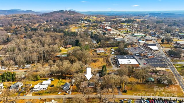 74 7th Street NW, Taylorsville, NC 28681