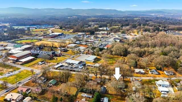 74 7th Street NW, Taylorsville, NC 28681