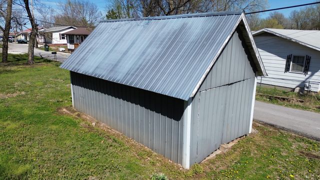 404 South Street, Stockton, MO 65785