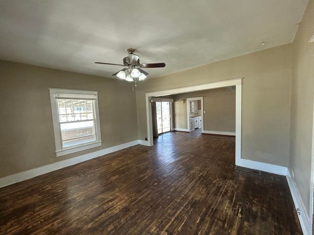 404 South Street, Stockton, MO 65785