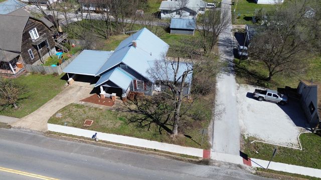 404 South Street, Stockton, MO 65785