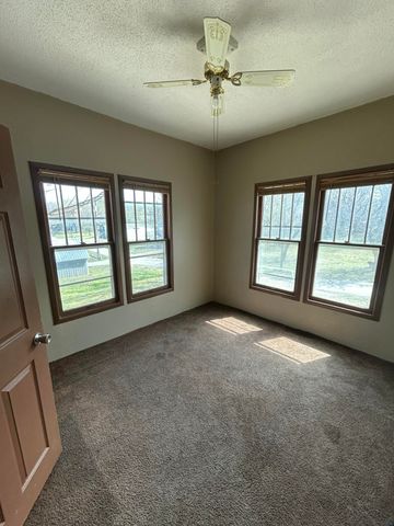 404 South Street, Stockton, MO 65785